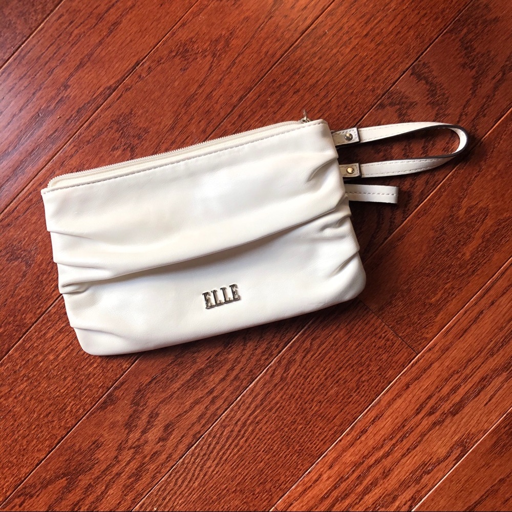 Elle wristlet purse